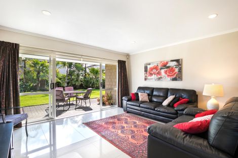 Photo of property in 19 Wawatai Drive, Karaka, Papakura, 2113