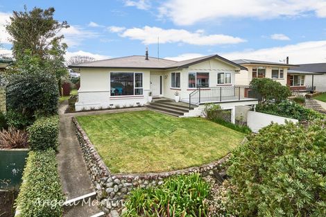 Photo of property in 19 Newcastle Street, Hokowhitu, Palmerston North, 4410