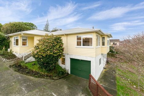 Photo of property in 17a Tawa Terrace, Tawa, Wellington, 5028