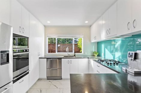 Photo of property in 2/27 Stafford Road, Northcote Point, Auckland, 0627