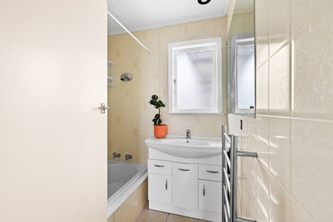 Photo of property in 73 Middle Road, Havelock North, 4130