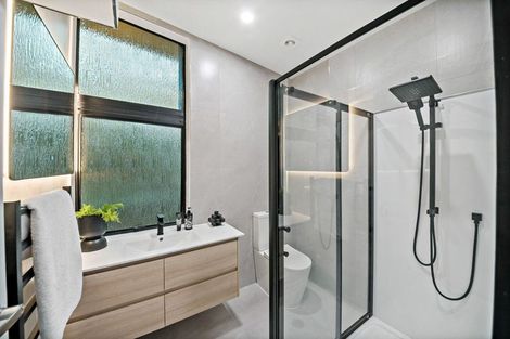 Photo of property in 3 Kathleen Street, Totara Vale, Auckland, 0627