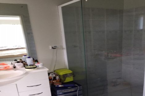 Photo of property in 40 Matija Place, Red Beach, 0932