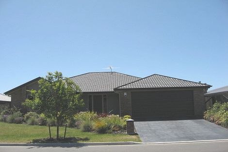 Photo of property in 3 Hoihere Place, Parklands, Christchurch, 8083