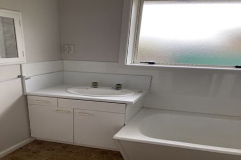 Photo of property in 5 Kathleen Crescent, Hornby, Christchurch, 8042