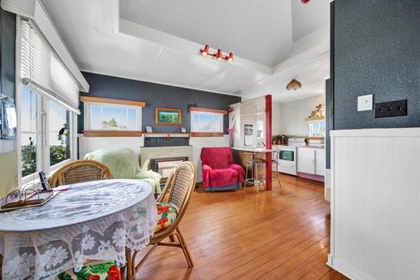 Photo of property in 37 Cracroft Street, Waitara, 4320