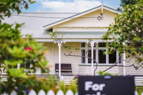 Photo of property in 10 Domain Road, Otaki, 5512