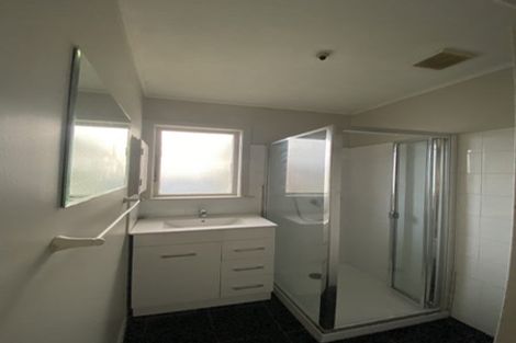 Photo of property in 27 Dale Crescent, Pakuranga, Auckland, 2010