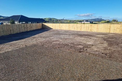 Photo of property in 10 Ronomor Place, Whitianga, 3510