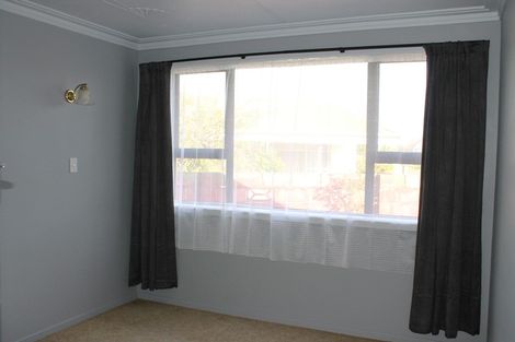 Photo of property in 18 Kilmarnock Street, Wallacetown, 9816