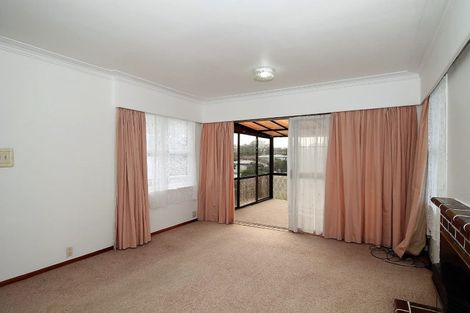 Photo of property in 13 Lyndhurst Road, Te Atatu South, Auckland, 0610