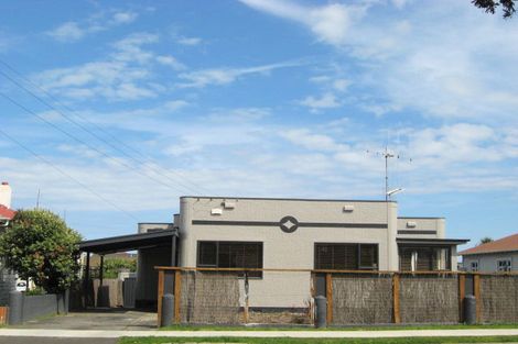 Photo of property in 27 Caius Avenue, Gonville, Whanganui, 4501