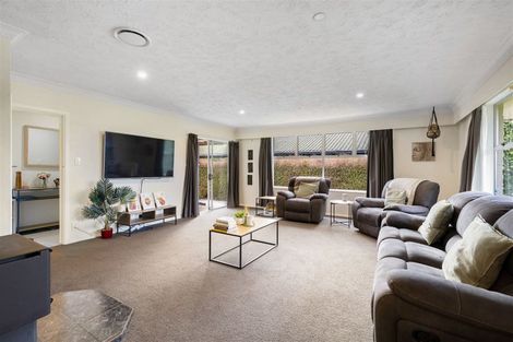 Photo of property in 8 Tracy Place, Redwood, Christchurch, 8051