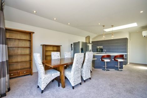 Photo of property in 33 Rannoch Drive, Jacks Point, Queenstown, 9371