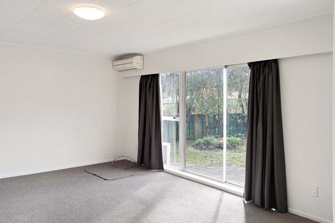 Photo of property in 1/8 Garth Lane, Maoribank, Upper Hutt, 5018