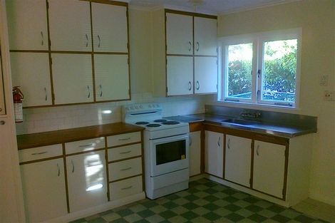 Photo of property in 1/30 Hillcrest Avenue, Hillcrest, Auckland, 0627