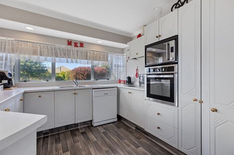 Photo of property in 12 Kentia Avenue, Mount Maunganui, 3116