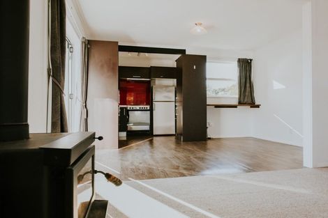 Photo of property in 12 Lincoln Street, Picton, 7220