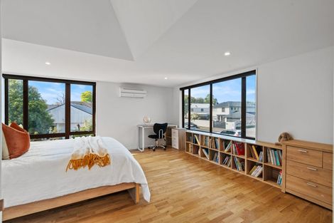 Photo of property in 2/143 Straven Road, Fendalton, Christchurch, 8014