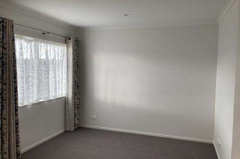 Photo of property in 37 Mettam Drive, Swanson, Auckland, 0614