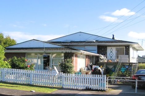 Photo of property in 22 Renwick Street, Papakura, 2110