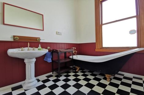 Photo of property in 26 Grove Road, Kelburn, Wellington, 6012