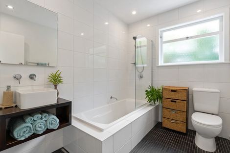 Photo of property in 7 Houghton Bay Road, Houghton Bay, Wellington, 6023