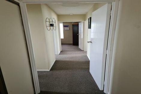 Photo of property in 17 Mckellar Place, Hornby, Christchurch, 8042