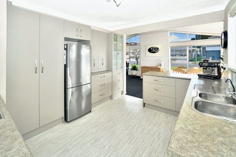 Photo of property in 58 Boucher Avenue, Te Puke, 3119