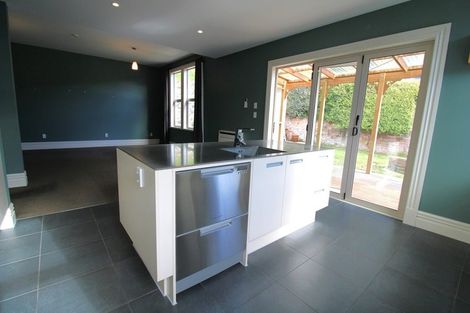 Photo of property in 2 Fernhill Street, Dunedin Central, Dunedin, 9016