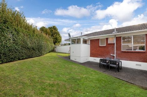 Photo of property in 2/110 Hillside Road, Glenfield, Auckland, 0627