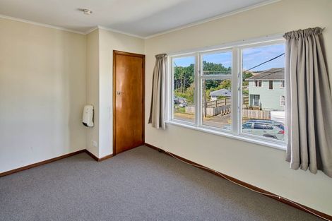 Photo of property in 3-5 York Place, Cannons Creek, Porirua, 5024