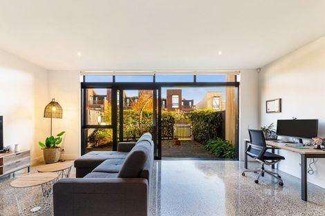 Photo of property in 25 Isitt Road, Hobsonville, Auckland, 0616