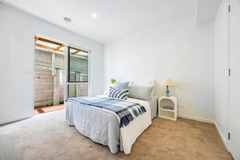 Photo of property in 6 Meadowvale Avenue, Forrest Hill, Auckland, 0620