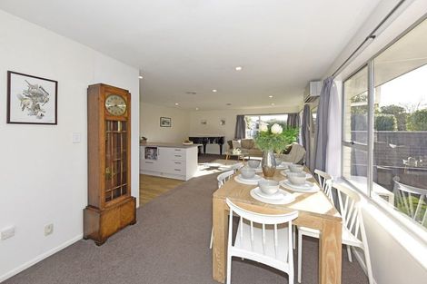 Photo of property in 32 Charnwood Crescent, Bishopdale, Christchurch, 8051