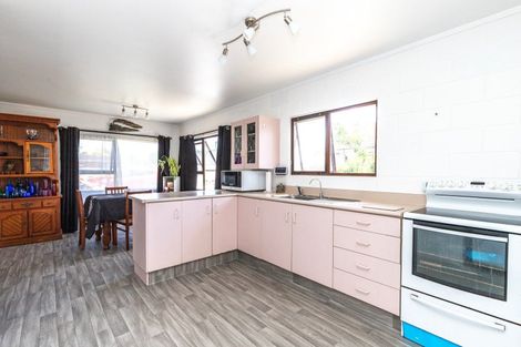 Photo of property in 50 Mahana Road, Ngatea, 3503