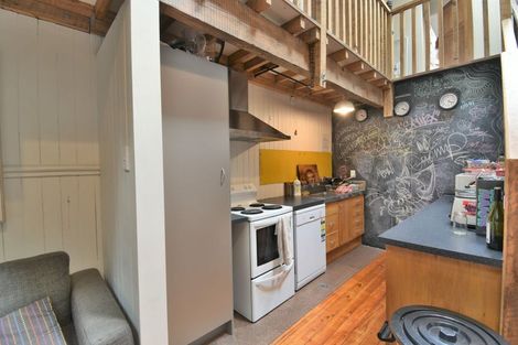 Photo of property in 37 Dowling Street, Dunedin Central, Dunedin, 9016