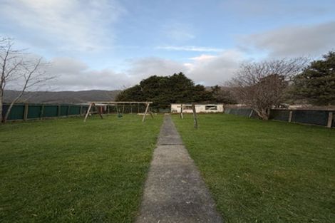 Photo of property in 64 Wellington Road, Wainuiomata, Lower Hutt, 5014