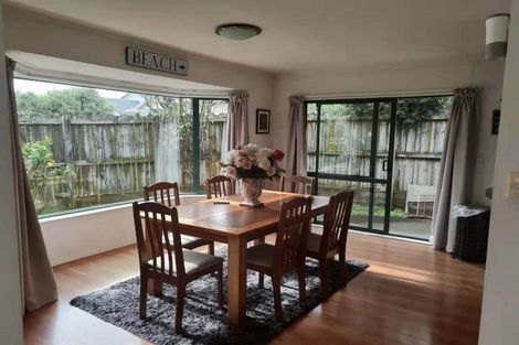 Photo of property in 2/16 Keswick Close, Northpark, Auckland, 2013