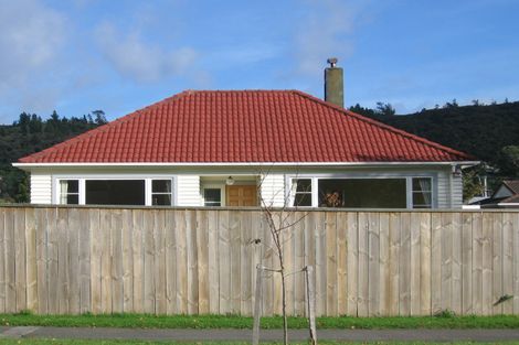Photo of property in 20 Montgomery Street, Stokes Valley, Lower Hutt, 5019
