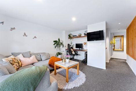 Photo of property in 1/33 Hyde Road, Rothesay Bay, Auckland, 0630