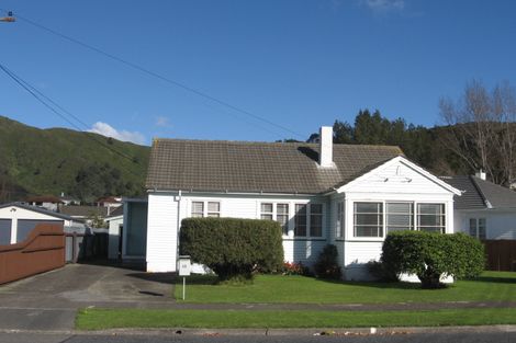 Photo of property in 43 Benge Crescent, Naenae, Lower Hutt, 5011