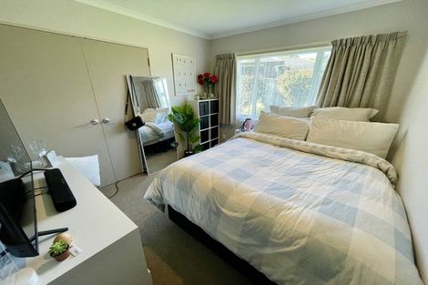 Photo of property in 23 James Nairn Grove, Riverstone Terraces, Upper Hutt, 5018