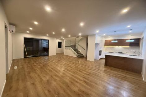 Photo of property in 142a Luckens Road, West Harbour, Auckland, 0618