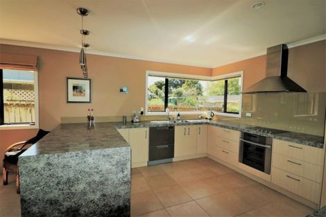 Photo of property in 8a Allan Street, Dannevirke, 4930