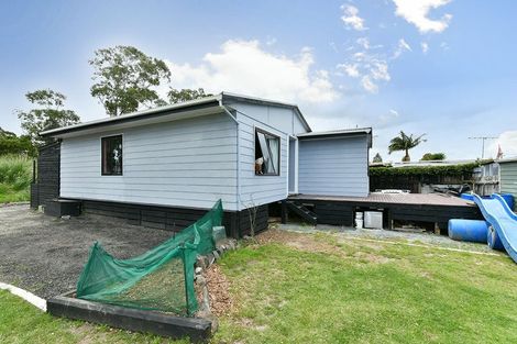 Photo of property in 4 Rere Place, Parakai, 0830