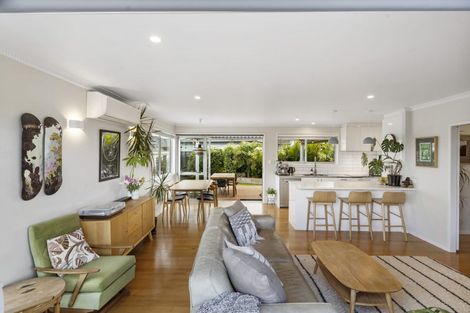 Photo of property in 2 Hatton Road, Orewa, 0931