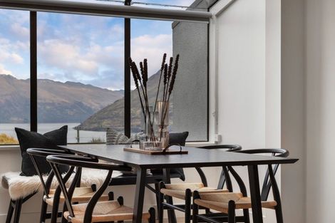 Photo of property in 17b Wynyard Crescent, Fernhill, Queenstown, 9300
