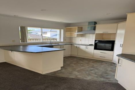 Photo of property in 124 Charles Prevost Drive, The Gardens, Auckland, 2105