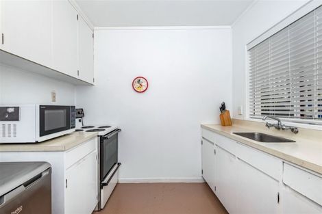 Photo of property in 2/22 North Avenue, Narrow Neck, Auckland, 0624